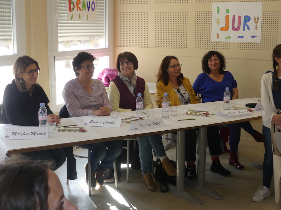 Derrière une table, le jury. De gauche à droite, Maryline Monteil,Sandra Corallo, Martine Galati, Christine Frasseto et Sylvie Mabilon.